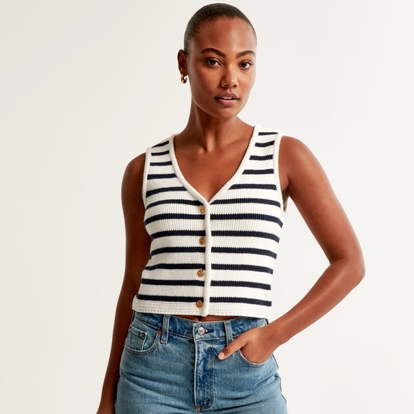 Abercrombie & Fitch Tops - NWT Abercrombie & Fitch Sweater Vest